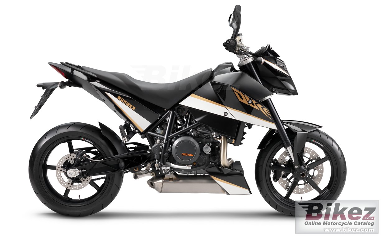 Big KTM 690 duke picture and wallpaper from Bikez.com